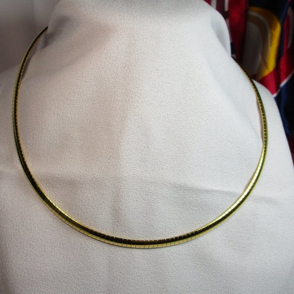 Onaris Jewelry - Vintage Onaris Gold Plated Cocoon Necklace